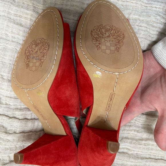 NEW - Vince Camuto Kitten Heels - Picture 3 of 4